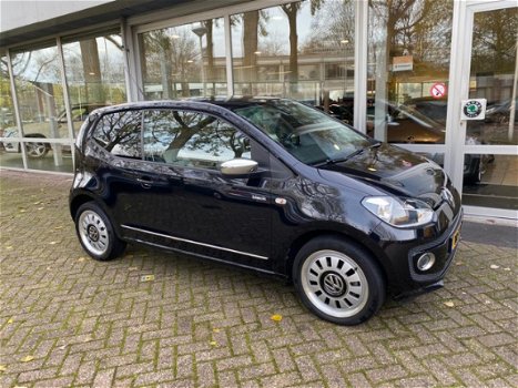 Volkswagen Up! - Black up 2012 | PDC | NAVI | AIRCO - 1