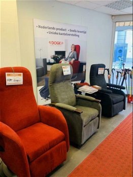 Sta-op stoelen Nieuw en Gebruikt in onze showroom va €195 - 1