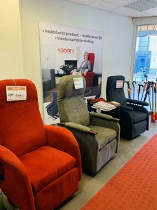 Sta-op stoelen Nieuw en Gebruikt in onze showroom va €195