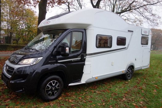 Lmc Breezer Black Line 2015 Enkele bedden Garage Hefbed Airco - 2