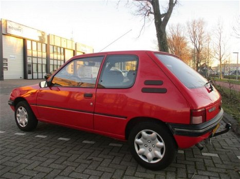 Peugeot 205 - 1.6 XT Automaat - 1