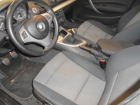 BMW 1-serie - 118i High Executive MET PLAATSCHADE VOORZIJDE - 1