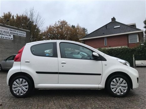 Peugeot 107 - 1.0-12V Sublime *ELEK. PAKKET / 5 DRS / STUURBEKR. / ZEER NETTE AUTO - 1