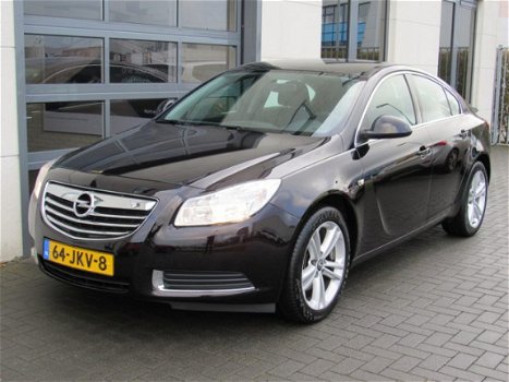 Opel Insignia - 2.0 T Edition 221PK Automaat Navigatie Trekhaak NL Auto NAP - 1