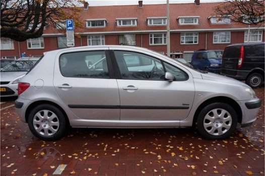 Peugeot 307 - 1.6-16V Navtech 5 drs 126.752 km nap navigatie - 1