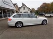 BMW 5-serie Touring - 523i High Executive M SPORTPAKKET/PANORAMADAK/INDIVIDUAL DAKRELING/NL AUTO - 1 - Thumbnail