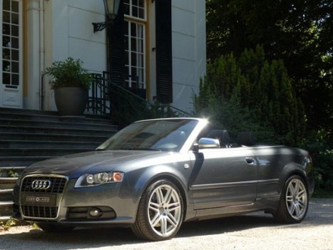 Audi S4 - Cabriolet 4.2 V8 Quattro - 1