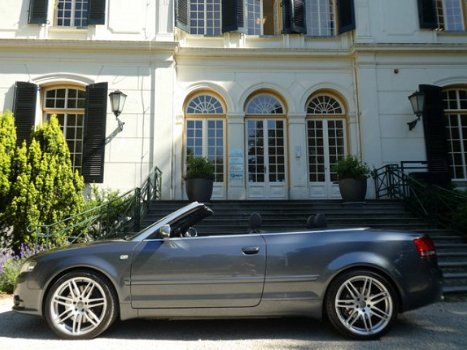 Audi S4 - Cabriolet 4.2 V8 Quattro - 1