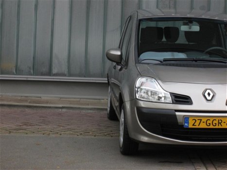 Renault Grand Modus - 1.2 16V 75PK Expression, trekhaak - 1