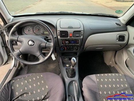 Nissan Almera - 1.8 Comfort - 1