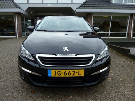 Peugeot 308 - 1.2 PureTech Allure PANORAMADAK, TREKHAAK, FULL MAP NAVIGATIESYSTEEM, AUTOMAAT - 1