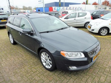 Volvo V70 - 1.6 D2 Nordic+ Automaat/Navigatie/Trekhaak/Leder - 1