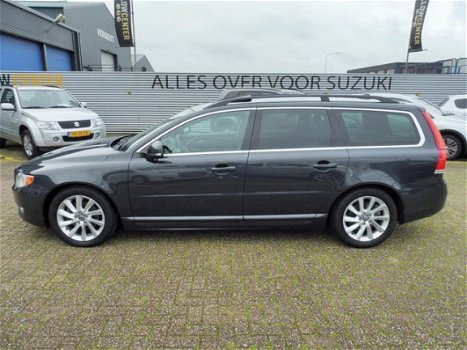 Volvo V70 - 1.6 D2 Nordic+ Automaat/Navigatie/Trekhaak/Leder - 1