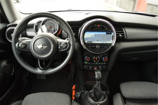 Mini Mini Cooper - D 1.5 Chili Automaat keyless, groot navi, PDC, cruise control, stoelverwarming - 1