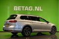 Volkswagen Passat Variant - 1.6 TDI Highline DSG | Automaat | Xenon | Trekhaak | 18 Inch 1.6 TDI Hig - 1 - Thumbnail