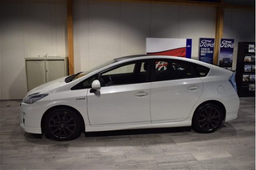 Toyota Prius - 1.8 HYBIRD OA;NAVI CRUISE 17 INCH LMV ZEER NETTE AUTO - 1