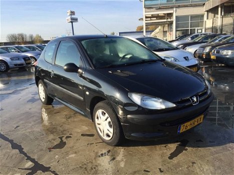 Peugeot 206 - 1.1 XR - 1