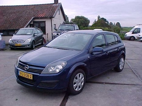 Opel Astra - 5DRS AIRCO/CRUISE/AUTOMAAT BJ2005 - 1