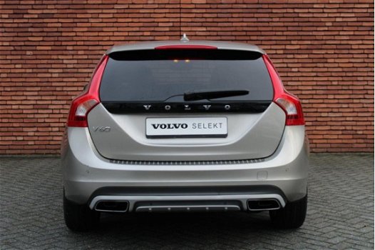 Volvo V60 - D2 Summum - 1