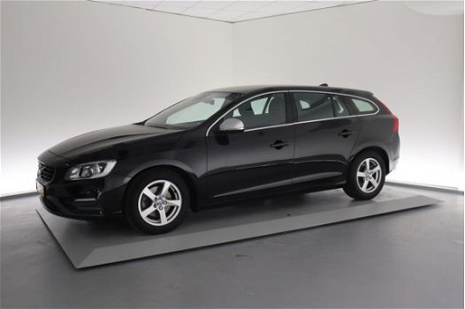 Volvo V60 - D2 R-Design Business Pack Connect Navi / Trekhaak - 1