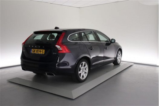 Volvo V60 - D4 Momentum Business Pack Connect / Leder - 1