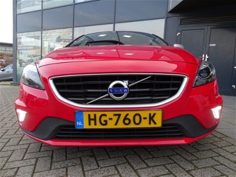 Volvo V40 - D2 R-Design Business Sport Navi Xenon Stoelverwarming - 1