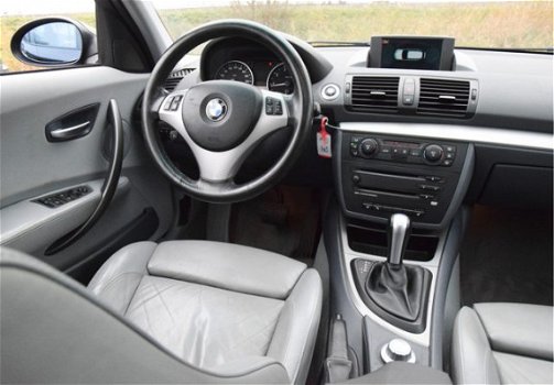 BMW 1-serie - 120i High Executive automaat / eerste eigenaar / navigatie / leer / glazen schuifdak / - 1