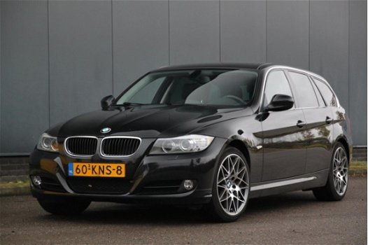 BMW 3-serie Touring - 318i Business Line Style Panorama/Elek.dak/Leer/Xenon/Parkeersensor v, a/Navi - 1