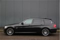 BMW 3-serie Touring - 318i Business Line Style Panorama/Elek.dak/Leer/Xenon/Parkeersensor v, a/Navi - 1 - Thumbnail