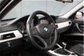 BMW 3-serie Touring - 318i Business Line Style Panorama/Elek.dak/Leer/Xenon/Parkeersensor v, a/Navi - 1 - Thumbnail