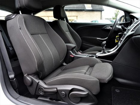 Opel Astra GTC - 1.4 Turbo Sport | Navigatie | Xenon | NL Auto | NAP | Boekjes Compleet | 140 PK | P - 1