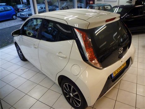 Toyota Aygo - 1.0 VVT-i x-Play/Airco/Camera - 1