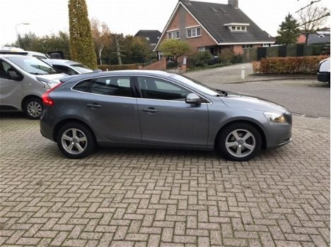 Volvo V40 - 2.0 D2 Momentum Business - 1