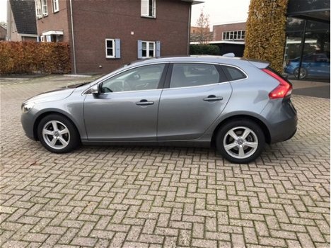 Volvo V40 - 2.0 D2 Momentum Business - 1