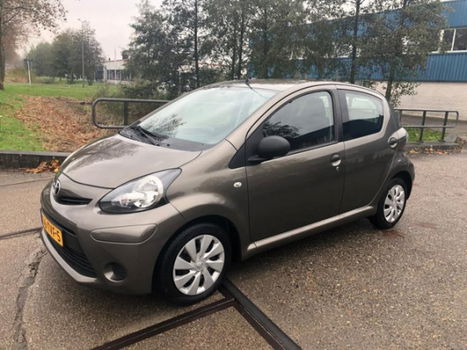 Toyota Aygo - 1.0 VVT-i Comfort 2012 5 deurs NAVI NAP APK Nette Auto - 1