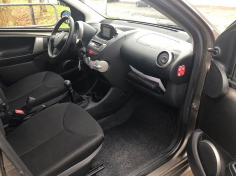 Toyota Aygo - 1.0 VVT-i Comfort 2012 5 deurs NAVI NAP APK Nette Auto - 1