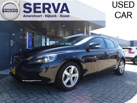 Volvo V40 - D2 Kinetic Business Pack Connect / Navi / Trekhaak - 1