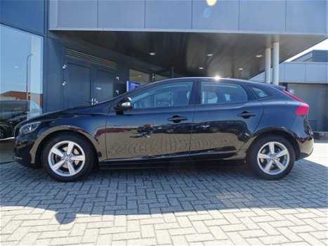 Volvo V40 - D2 Kinetic Business Pack Connect / Navi / Trekhaak - 1