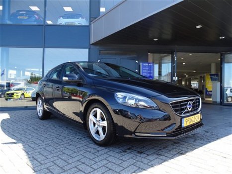 Volvo V40 - D2 Kinetic Business Pack Connect / Navi / Trekhaak - 1