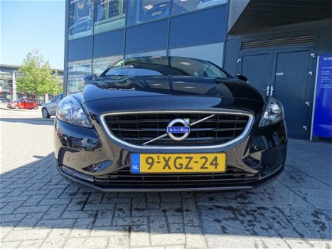 Volvo V40 - D2 Kinetic Business Pack Connect / Navi / Trekhaak - 1