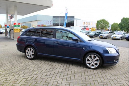 Toyota Avensis Wagon - 2.2 D-4D Executive - 1