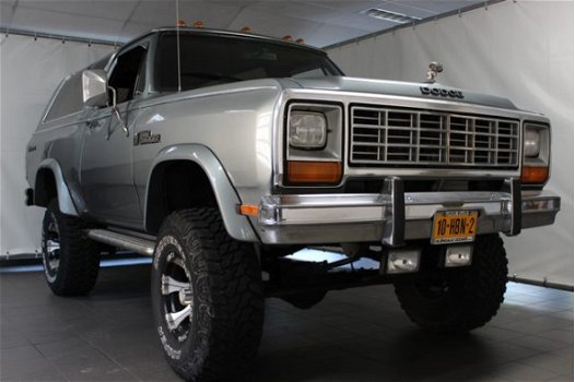 Dodge Ramcharger - 5.2 V8 SPORT UTILITY Bruut/Dik/Ruig Youngtimer - 1