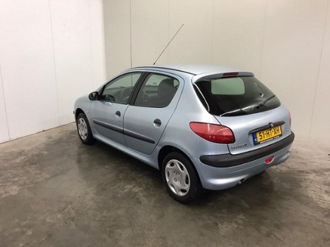 Peugeot 206 - 1.4 XR met nieuwe APK en nieuwe koppeling - 1