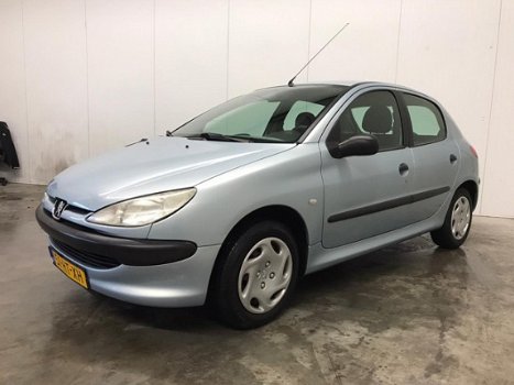 Peugeot 206 - 1.4 XR met nieuwe APK en nieuwe koppeling - 1