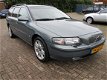 Volvo V70 - 2.4 T Geartronic BTW AUTO YOUNGTIMER ECC LEER NAVI APK 11-2020 - 1 - Thumbnail