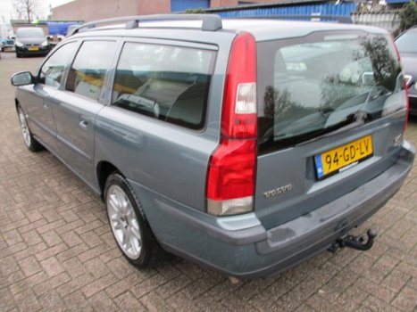 Volvo V70 - 2.4 T Geartronic BTW AUTO YOUNGTIMER ECC LEER NAVI APK 11-2020 - 1