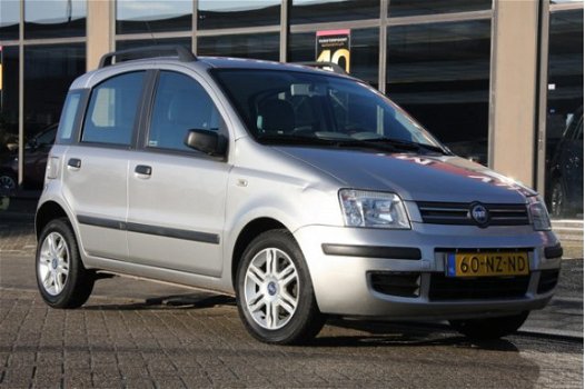 Fiat Panda - 1.2 Emotion 5drs Airco/Climate Zuinig & € 19, - per maand - 1