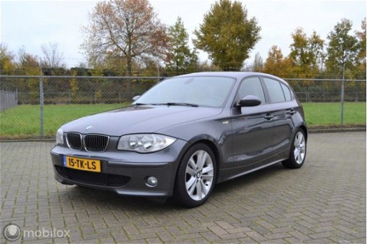 BMW 1-serie - 120i Graphite 150PK Leder/Navi/PDC/Sportint - 1