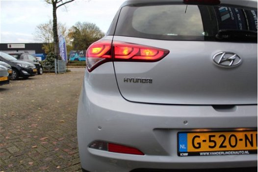 Hyundai i20 - 1.2 HP i-Motion Cruise, airco, parkeersens. achter, LED dagrijverlichting - 1