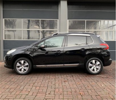 Peugeot 2008 - 1.2 PureTech Allure 82pk automaat, navigatiesysteem, panorama dak, pakeer sensoren - 1